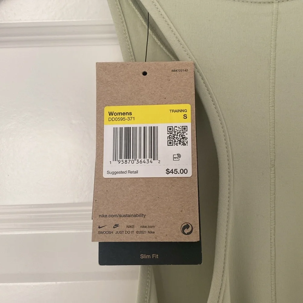 NWT. Nike Training Tank Top